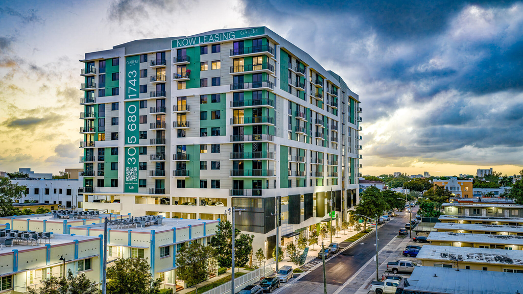 450 Sw 5th Street - Photo 1