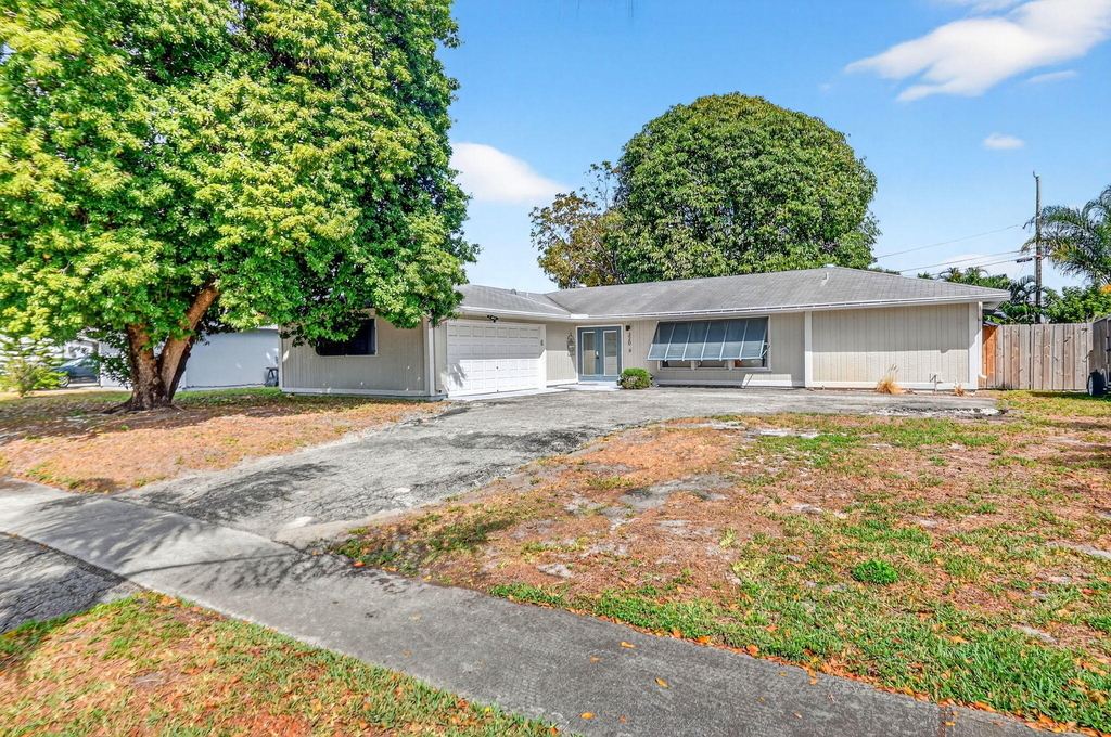 320 Riverdale Road - Photo 0