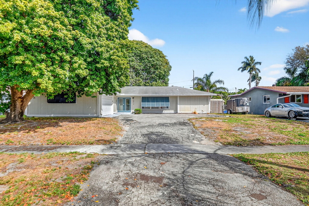 320 Riverdale Road - Photo 1