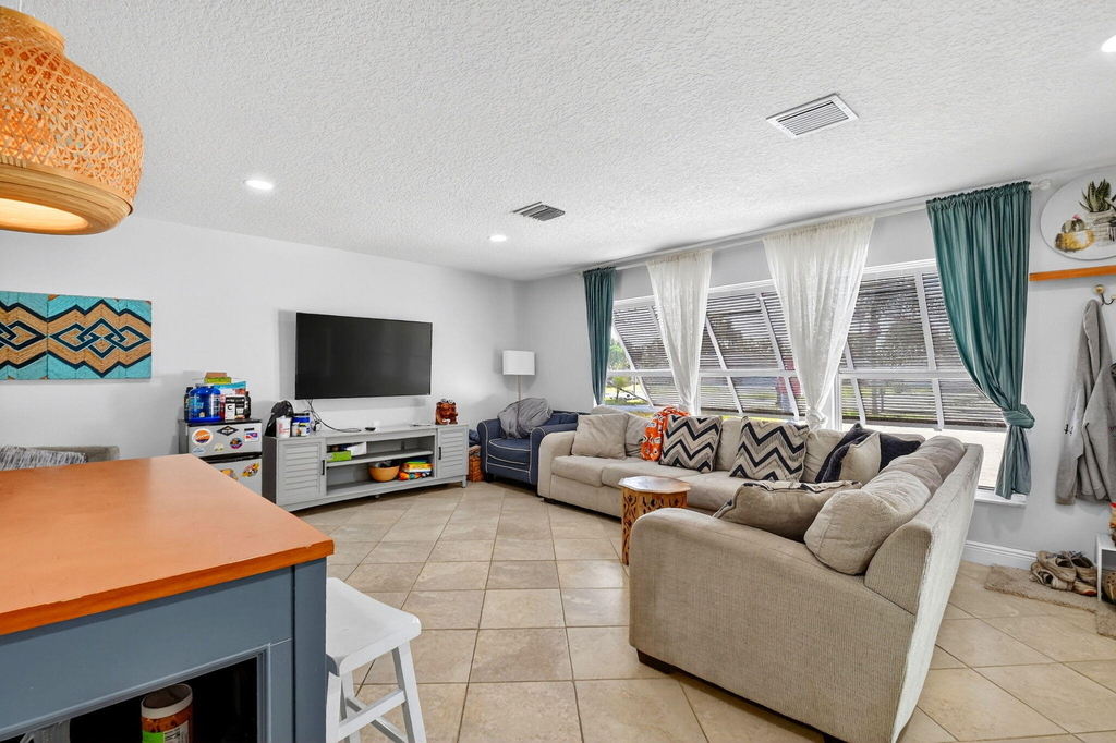 320 Riverdale Road - Photo 9
