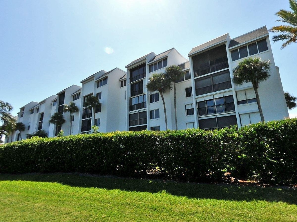 2400 S Ocean Drive - Photo 0