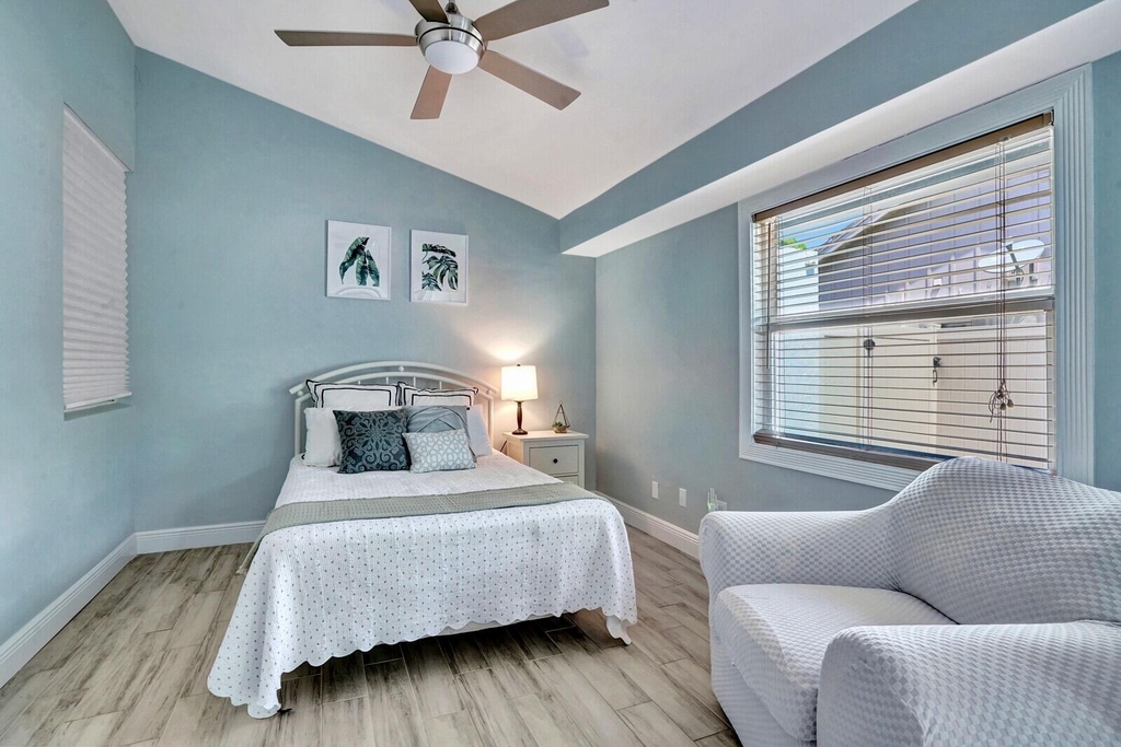 1212 Mulberry Place - Photo 9