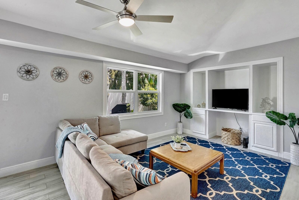 1212 Mulberry Place - Photo 5