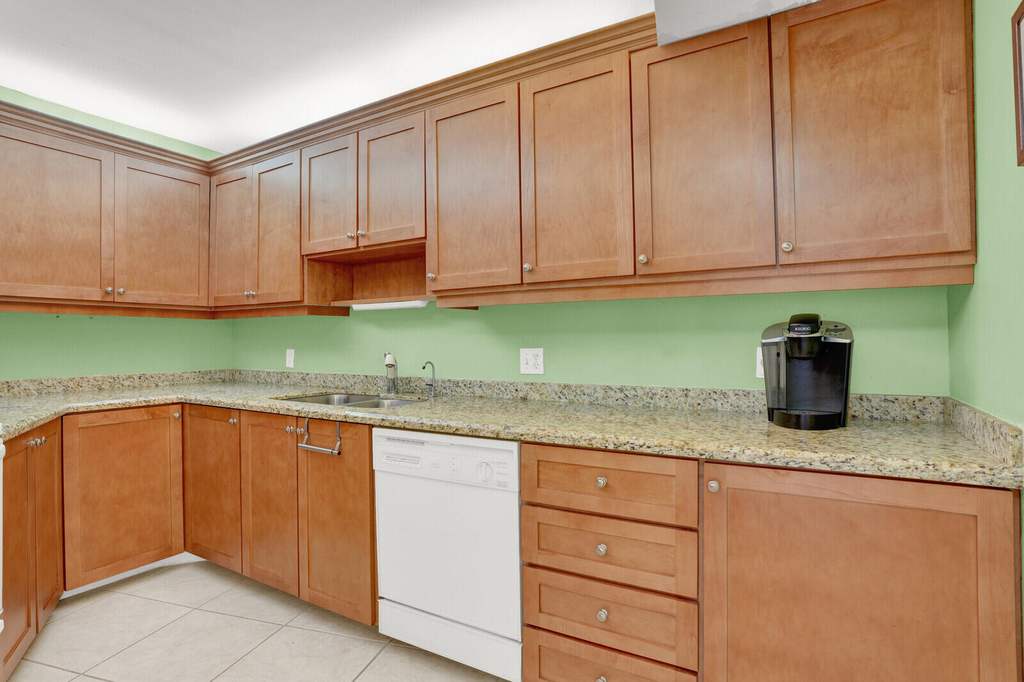 5420 N Ocean Drive - Photo 24