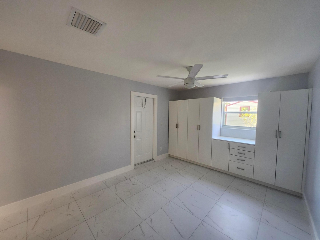 511 N 60th Way - Photo 8