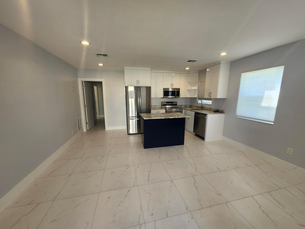 511 N 60th Way - Photo 4