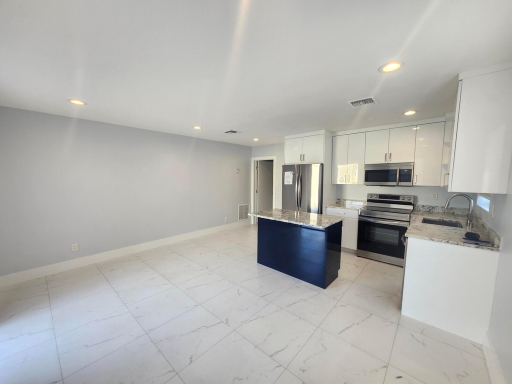 511 N 60th Way - Photo 5