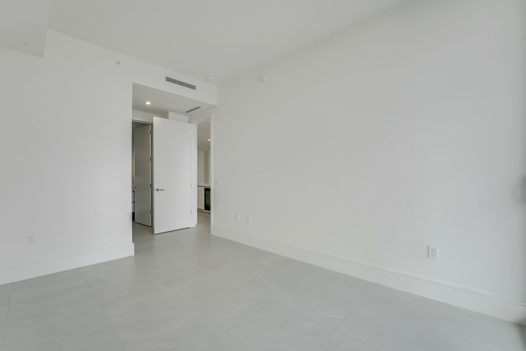 220 Lake Shore Drive - Photo 9