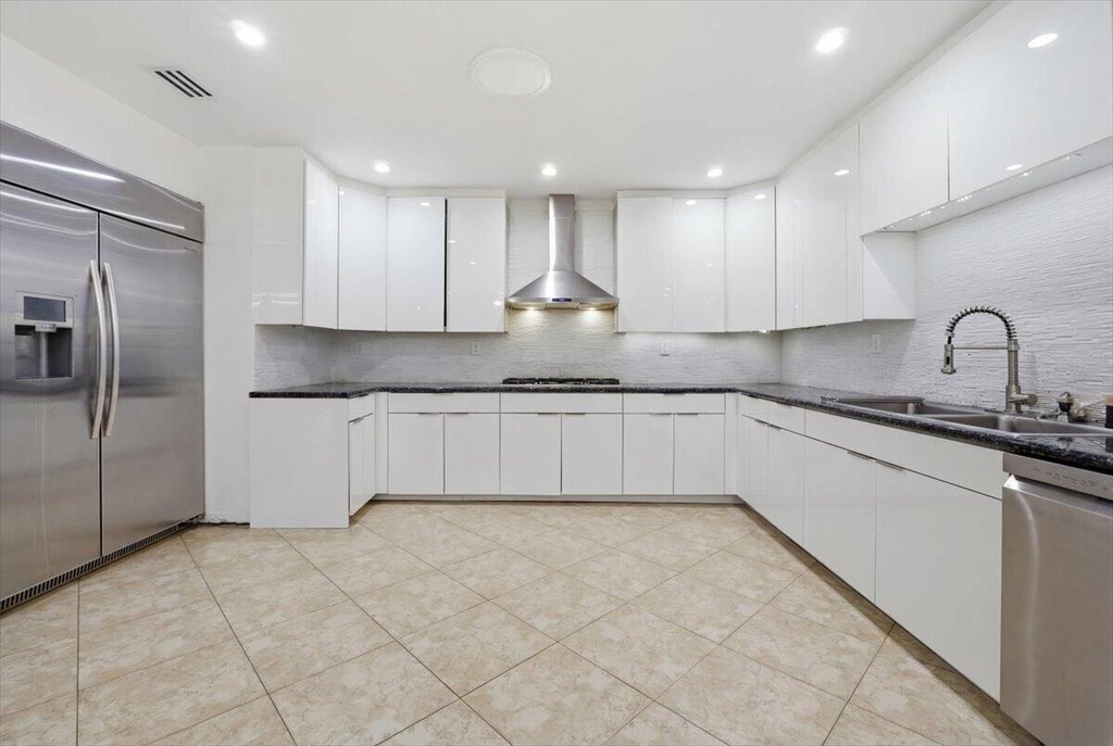 20100 Ne 20th Court - Photo 11