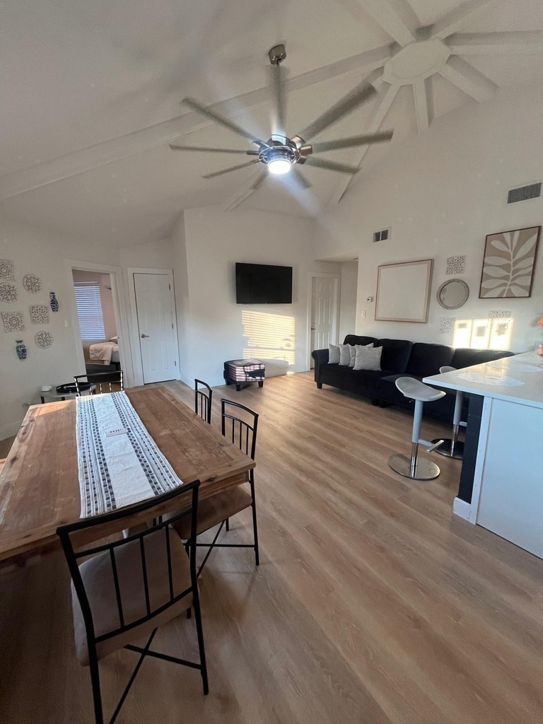 2040 Falconhurst Place - Photo 4