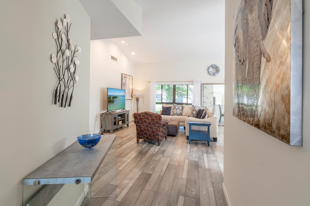 10624 Tropic Palm Avenue - Photo 5