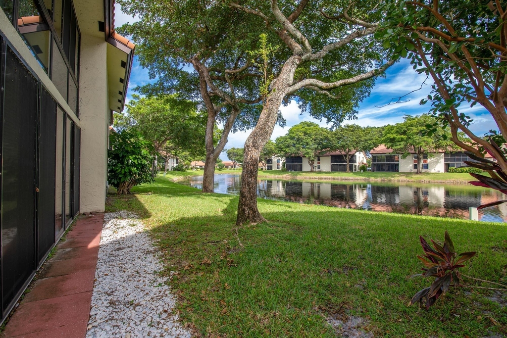 10624 Tropic Palm Avenue - Photo 23
