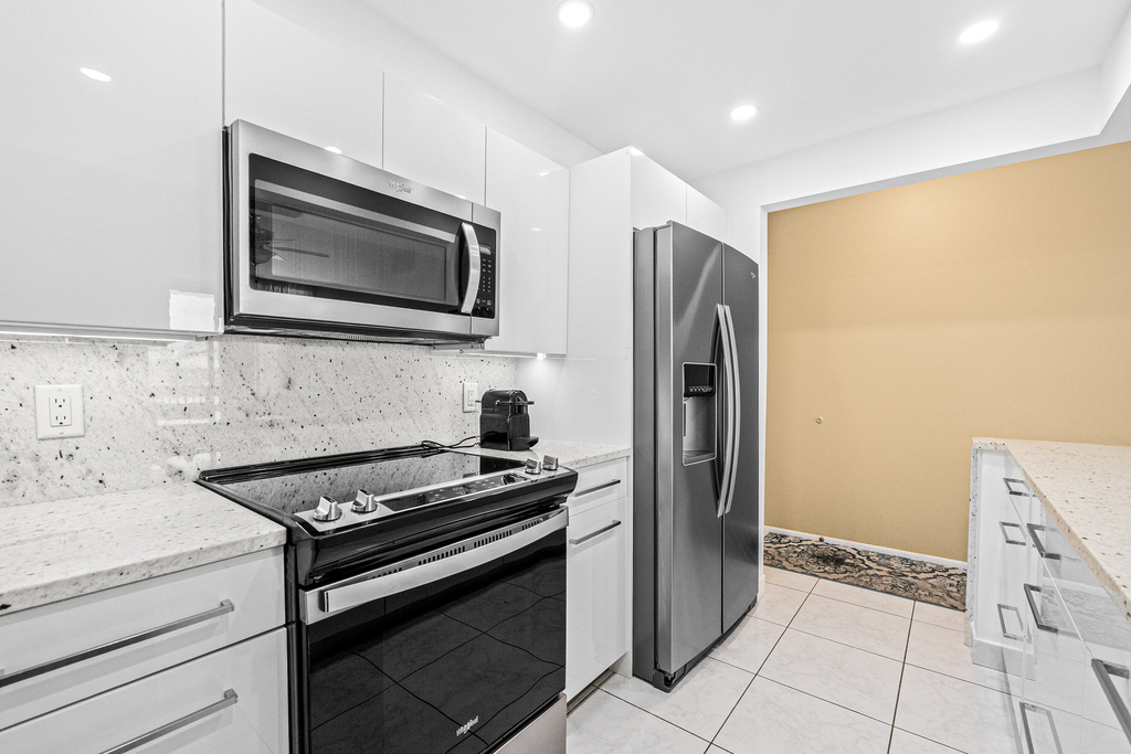 525 N Ocean Boulevard - Photo 11