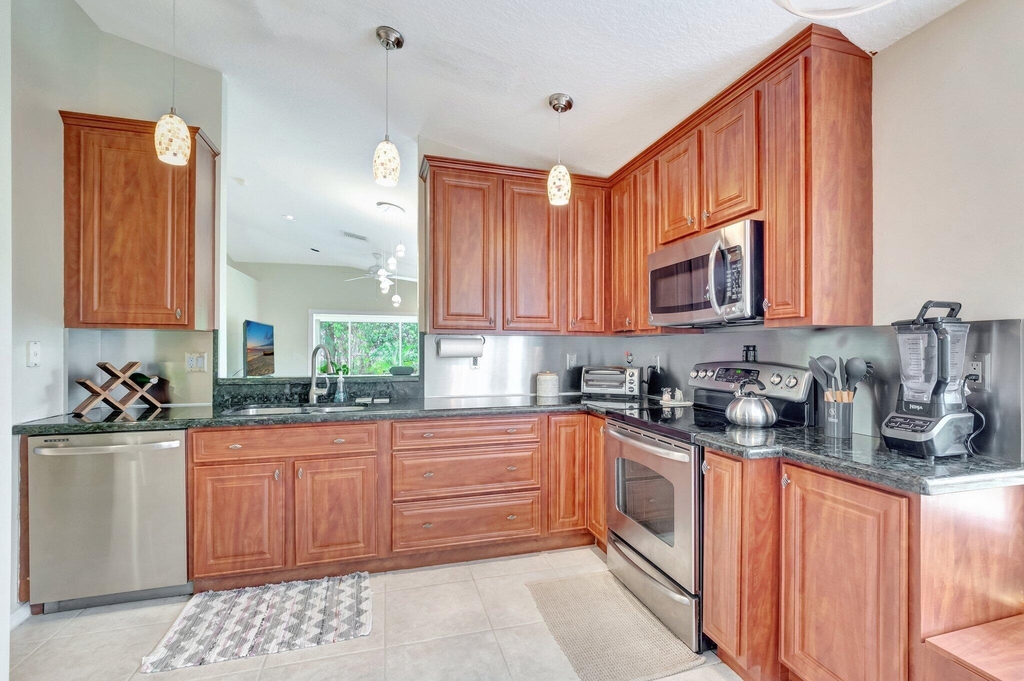 14211 W La Sedona Circle - Photo 0