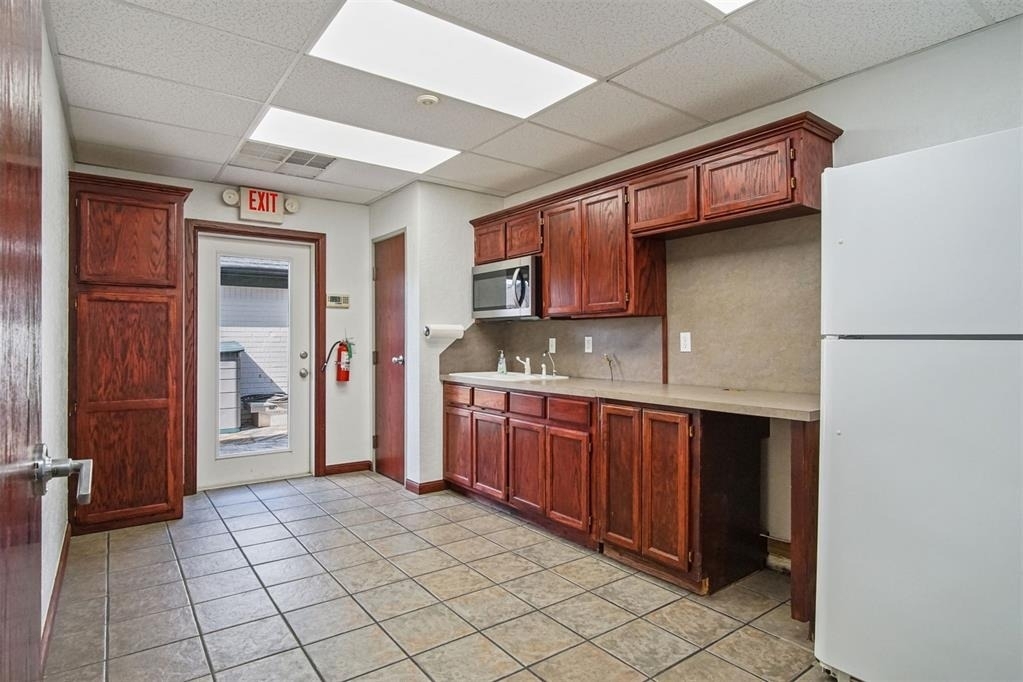 2412 N Palmer Circle - Photo 1