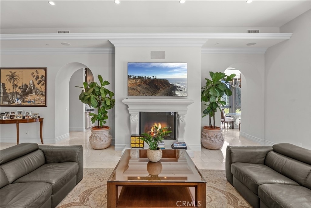 1210 Chantilly - Photo 12