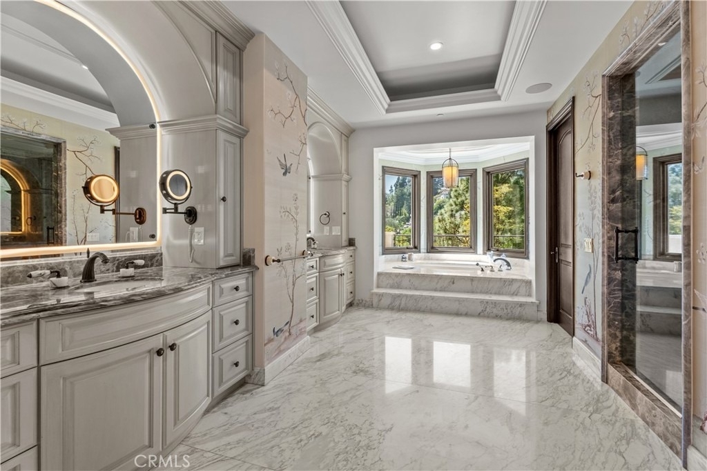 1210 Chantilly - Photo 19