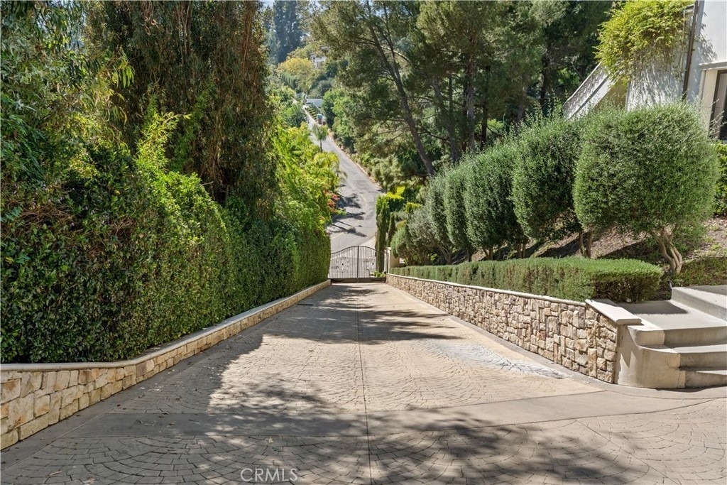 1210 Chantilly - Photo 39