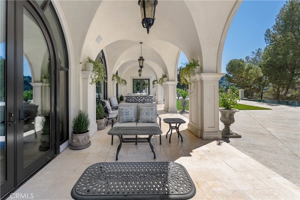 1210 Chantilly - Photo 31