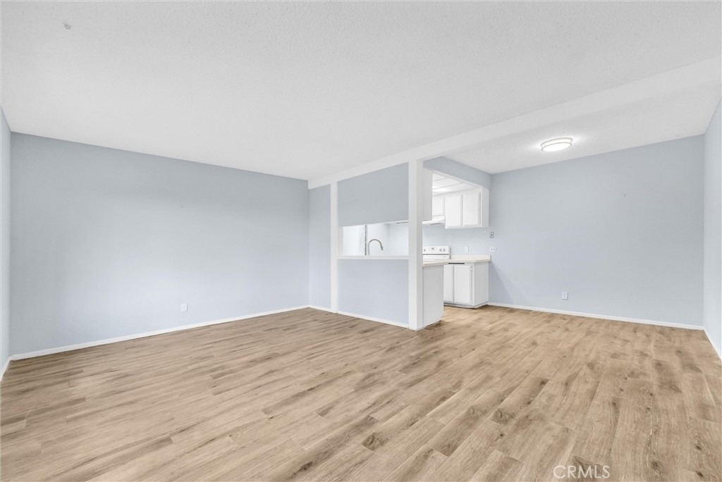 1735 E Washington - Photo 2