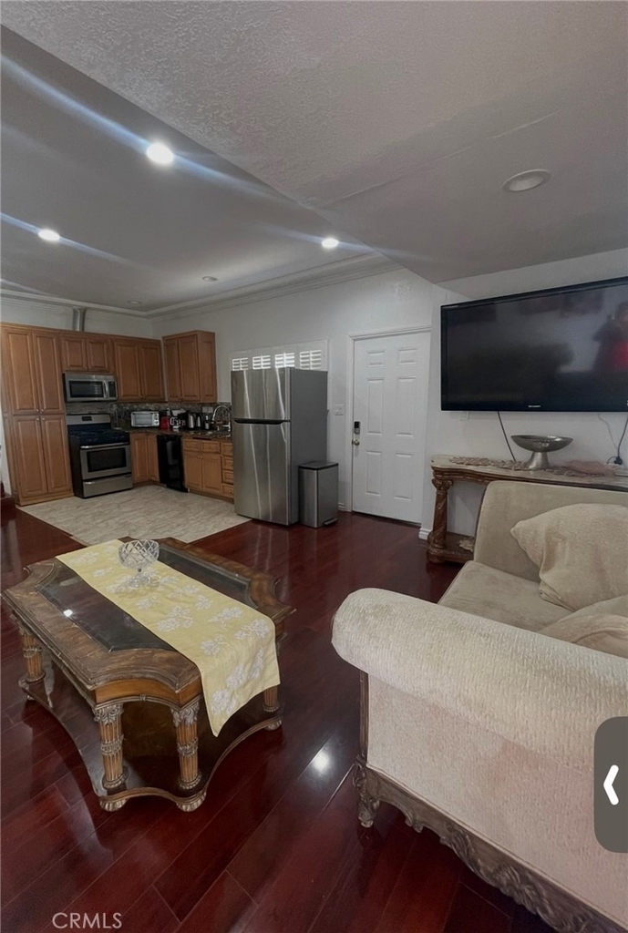 620 N Janss - Photo 2