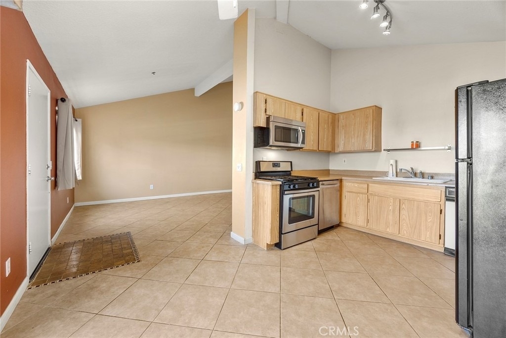 409 Utica - Photo 10