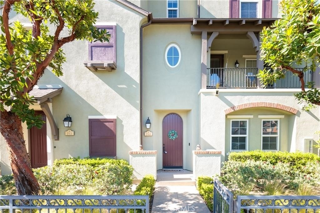 710 E Valencia - Photo 0