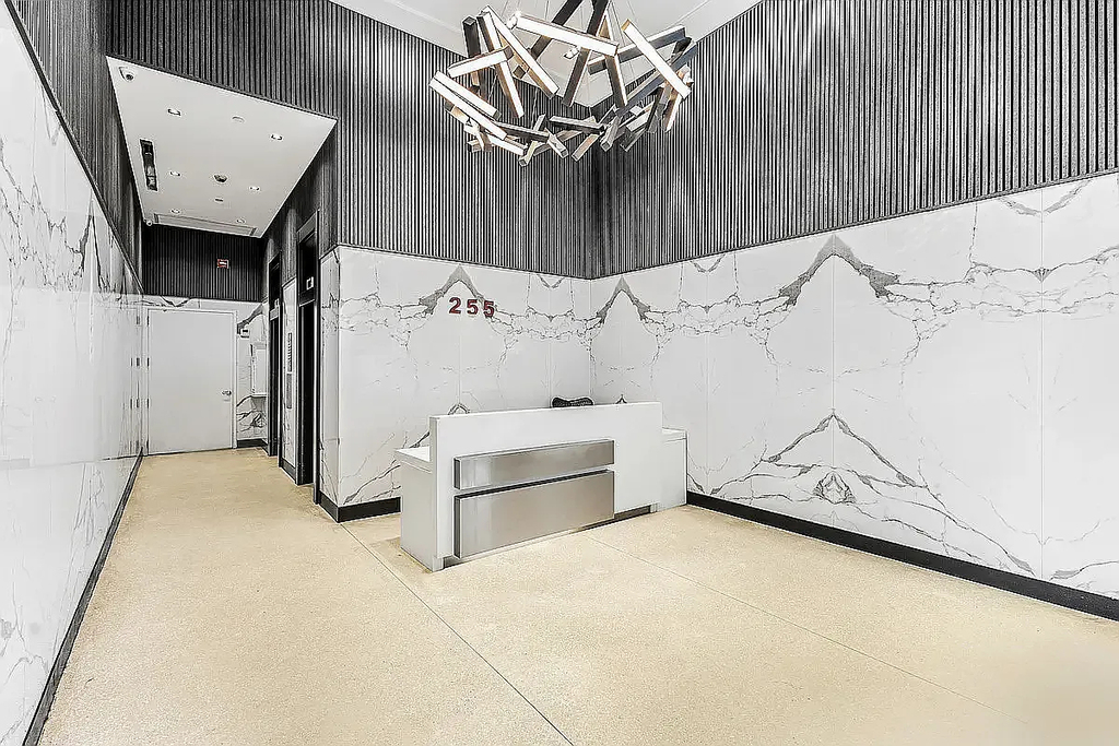 West 36th Street / 8th ave - Photo 5