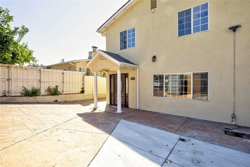 7044 1 Greeley - Photo 2