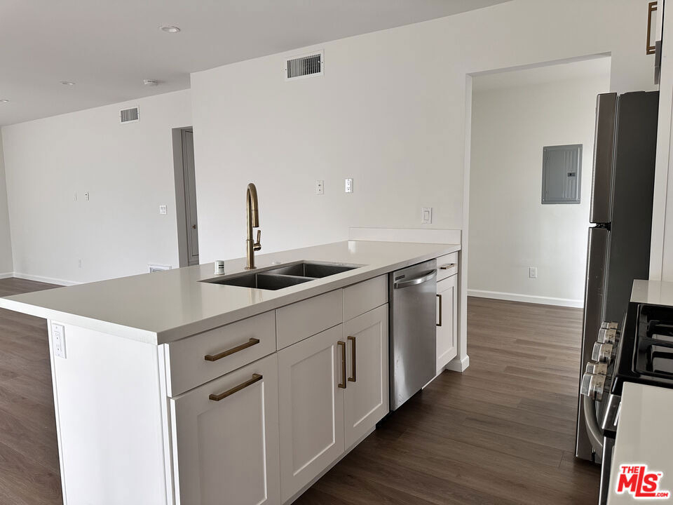 4770 Edgewood - Photo 3