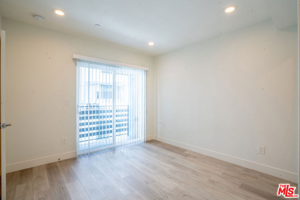 608 N Gramercy Place - Photo 3