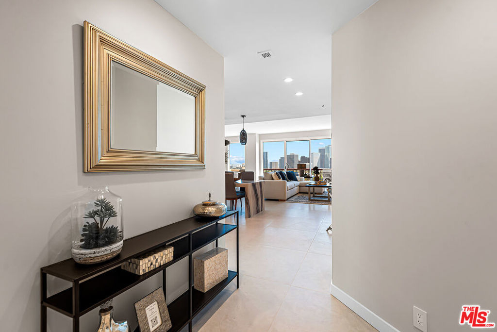 10550 Wilshire Boulevard - Photo 1