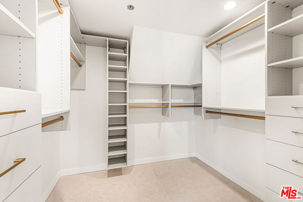 10550 Wilshire Boulevard - Photo 16