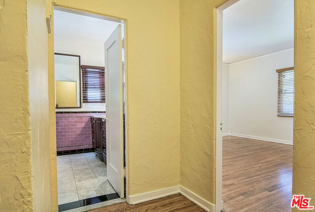 1071 S Cloverdale Avenue - Photo 25