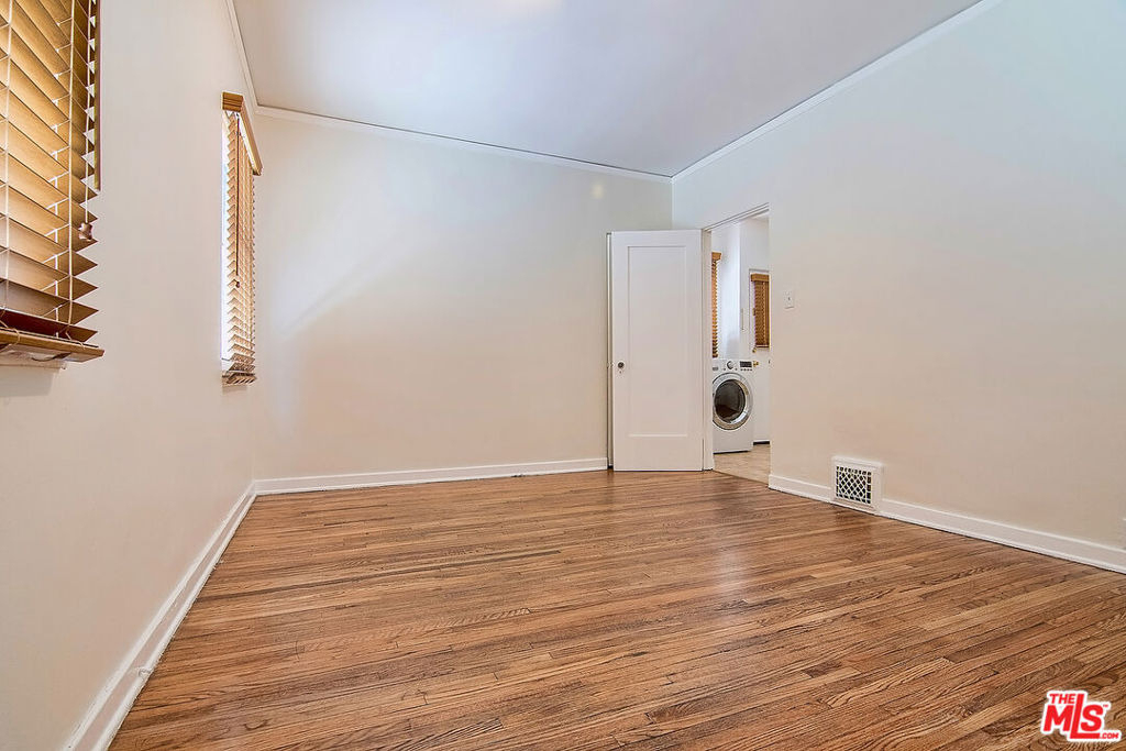 1071 S Cloverdale Avenue - Photo 41