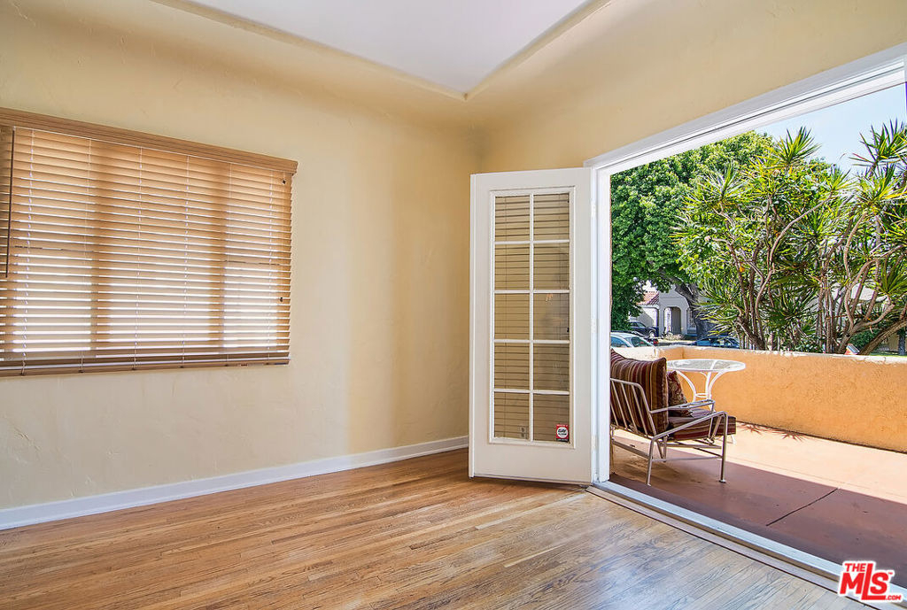 1071 S Cloverdale Avenue - Photo 13