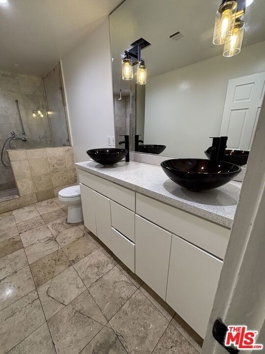 15147 Otsego Street - Photo 2