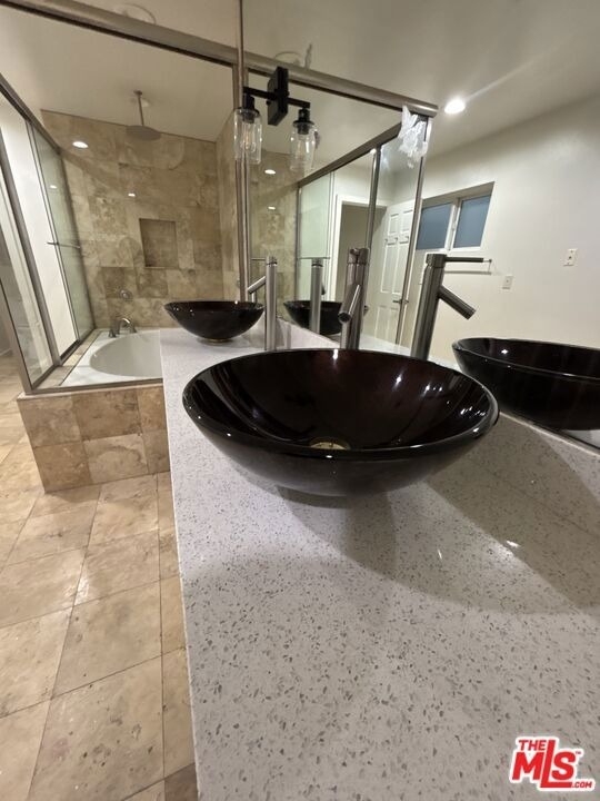 15147 Otsego Street - Photo 5