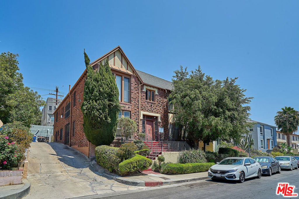 154 N Edgemont Street - Photo 0