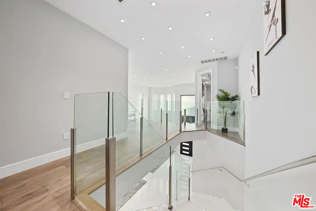 14817 Otsego Street - Photo 12
