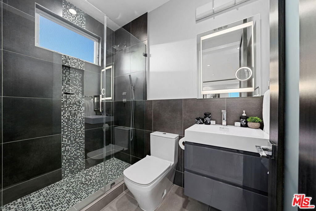 14817 Otsego Street - Photo 23