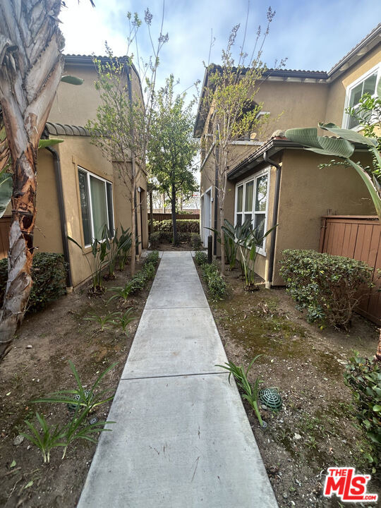 3630 W Medici Lane - Photo 2
