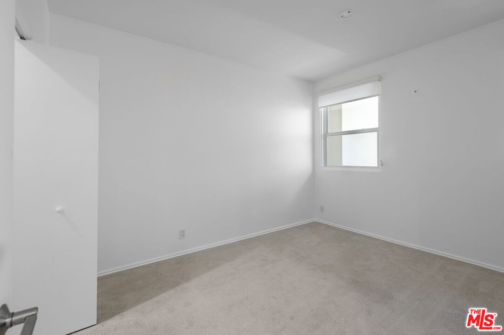 15425 Antioch Street - Photo 7