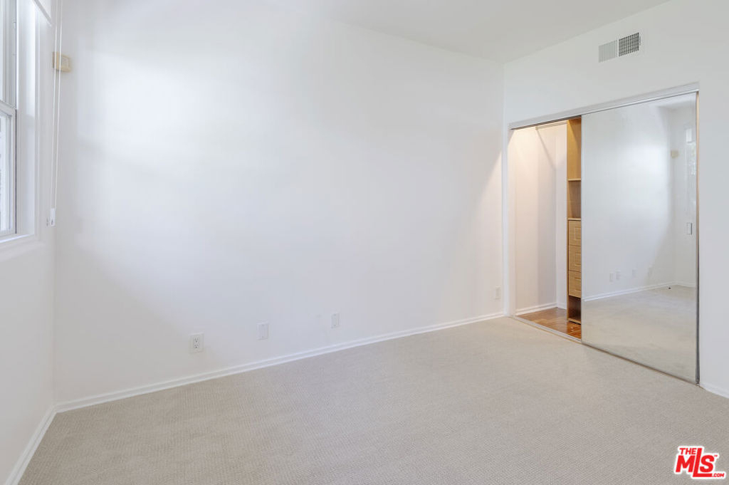 15425 Antioch Street - Photo 5