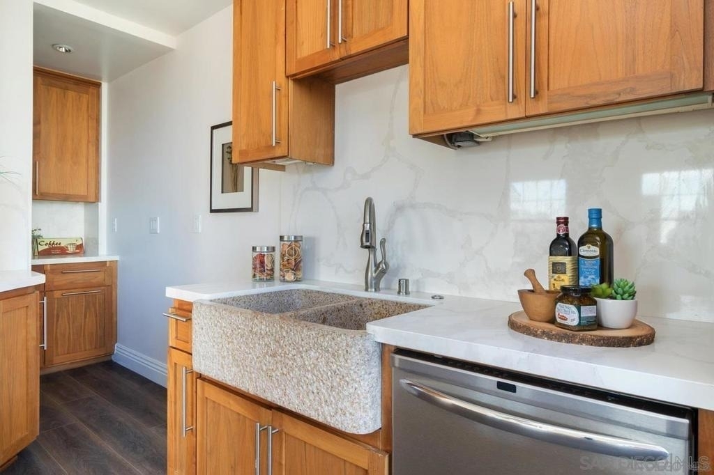 702 Ash St - Photo 10