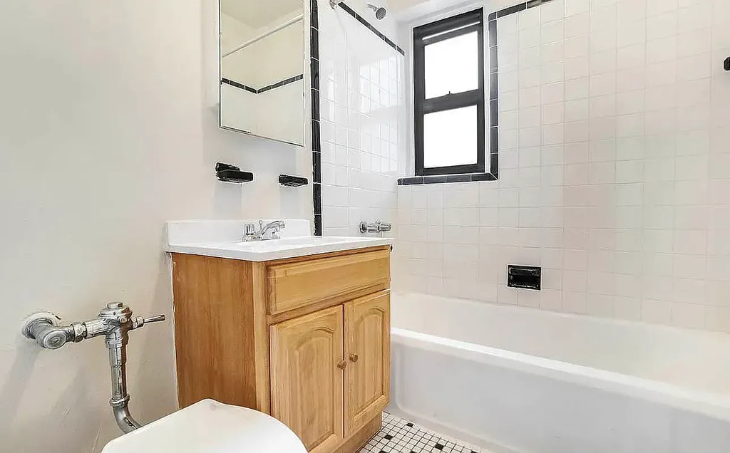 37th Avenue and 74th Street - Photo 3