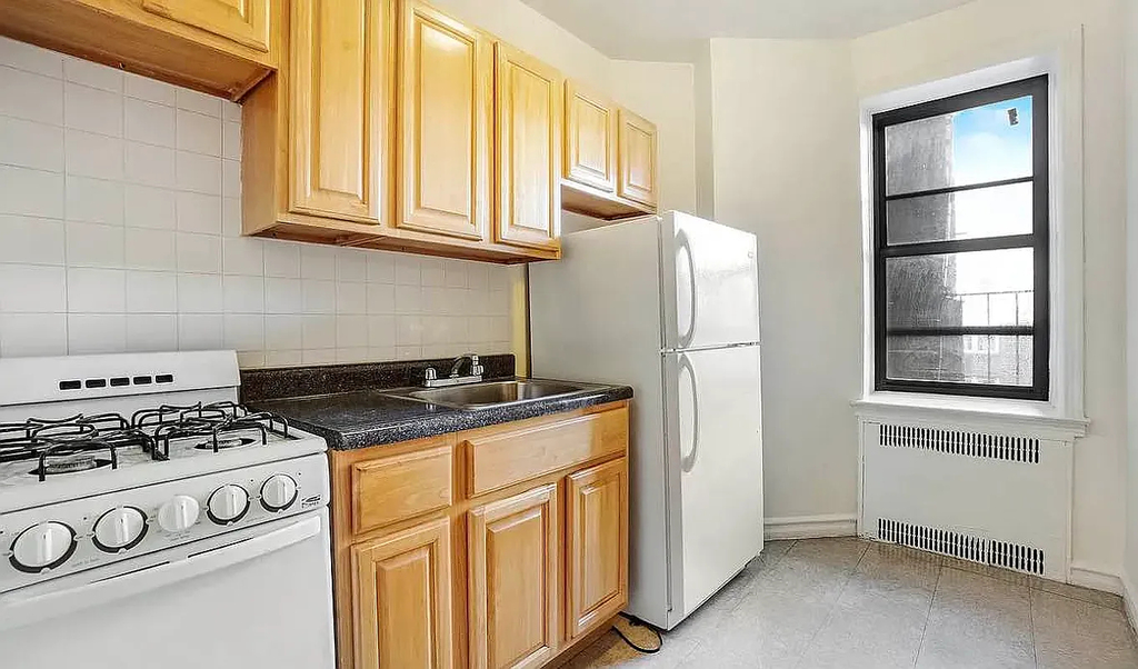 37th Avenue and 74th Street - Photo 2
