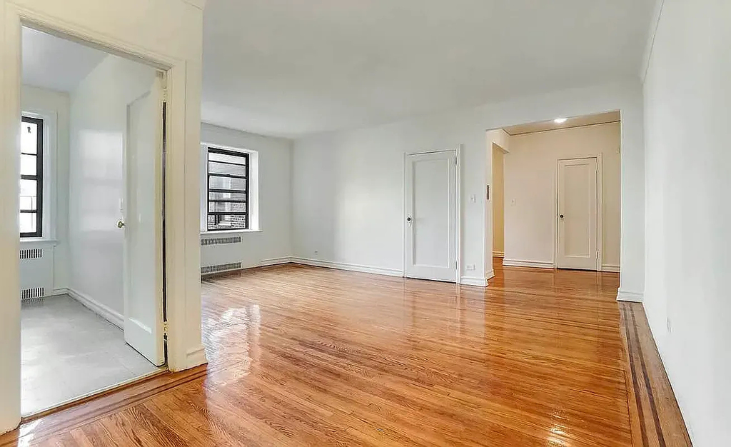 37th Avenue and 74th Street - Photo 4