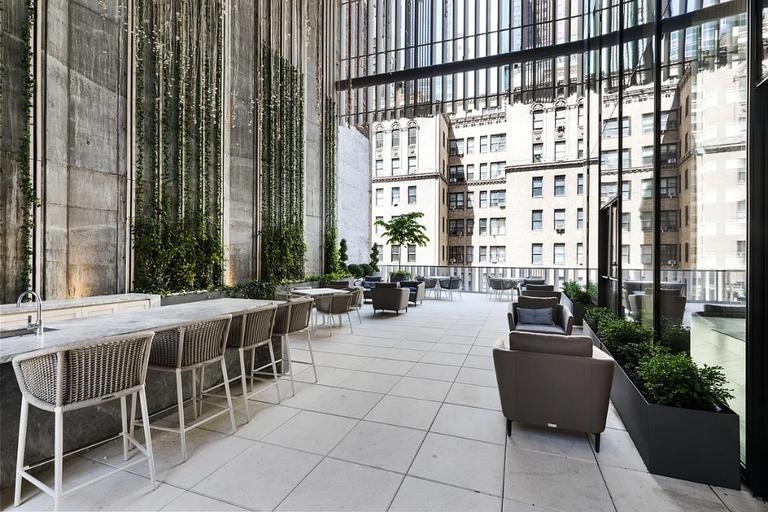 138 East 50th Street - Photo 6