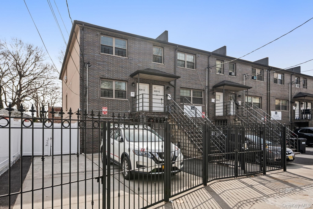 Barnes Avenue - Photo 19